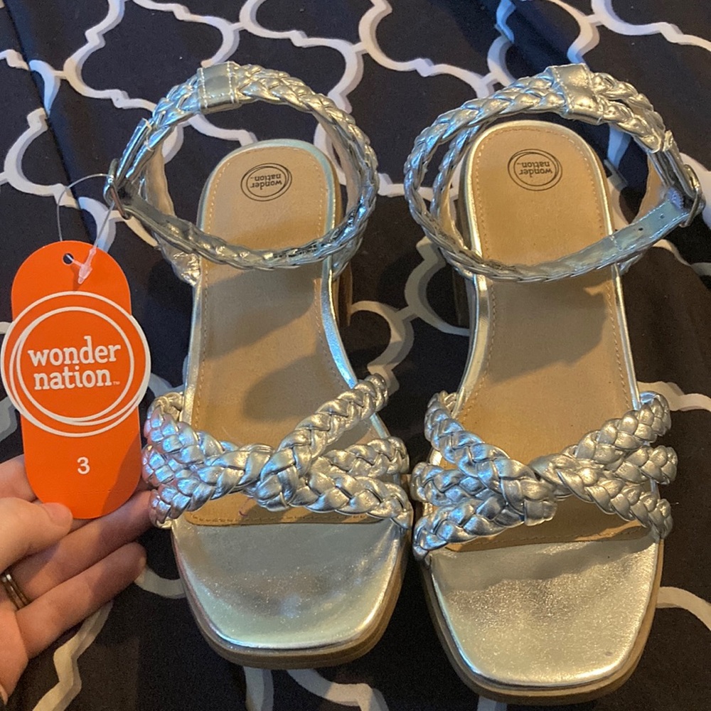 Bought for prom but decided I didn’t want to wear them cause they didn’t match.